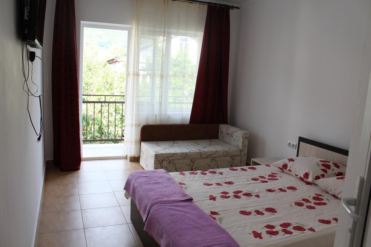 Guest House U Aleny Гагра Екстер'єр фото