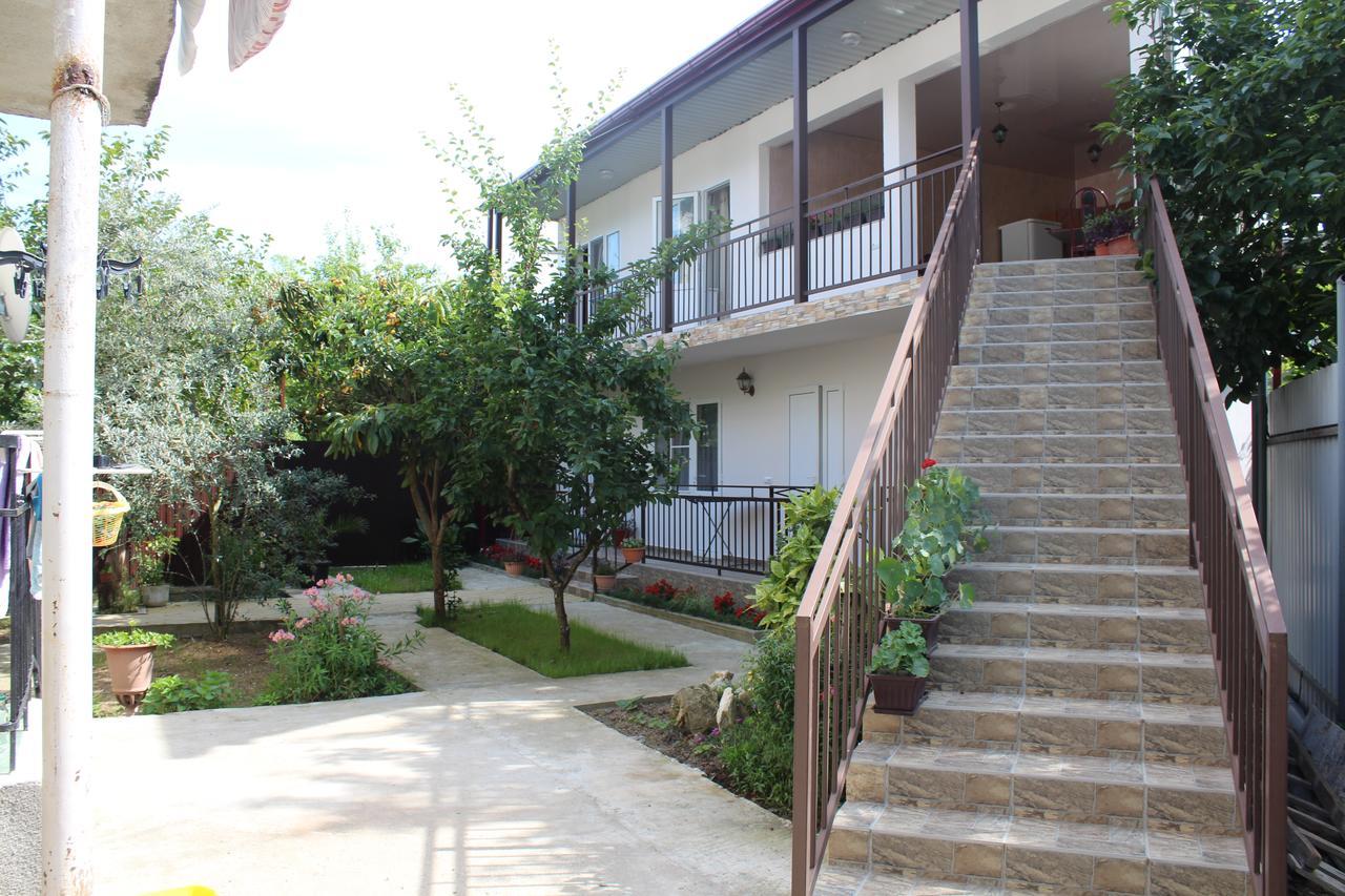 Guest House U Aleny Гагра Екстер'єр фото